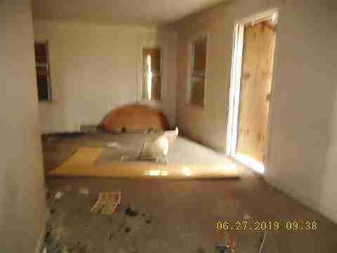 8523 Strathmoor (19)_m.jpg